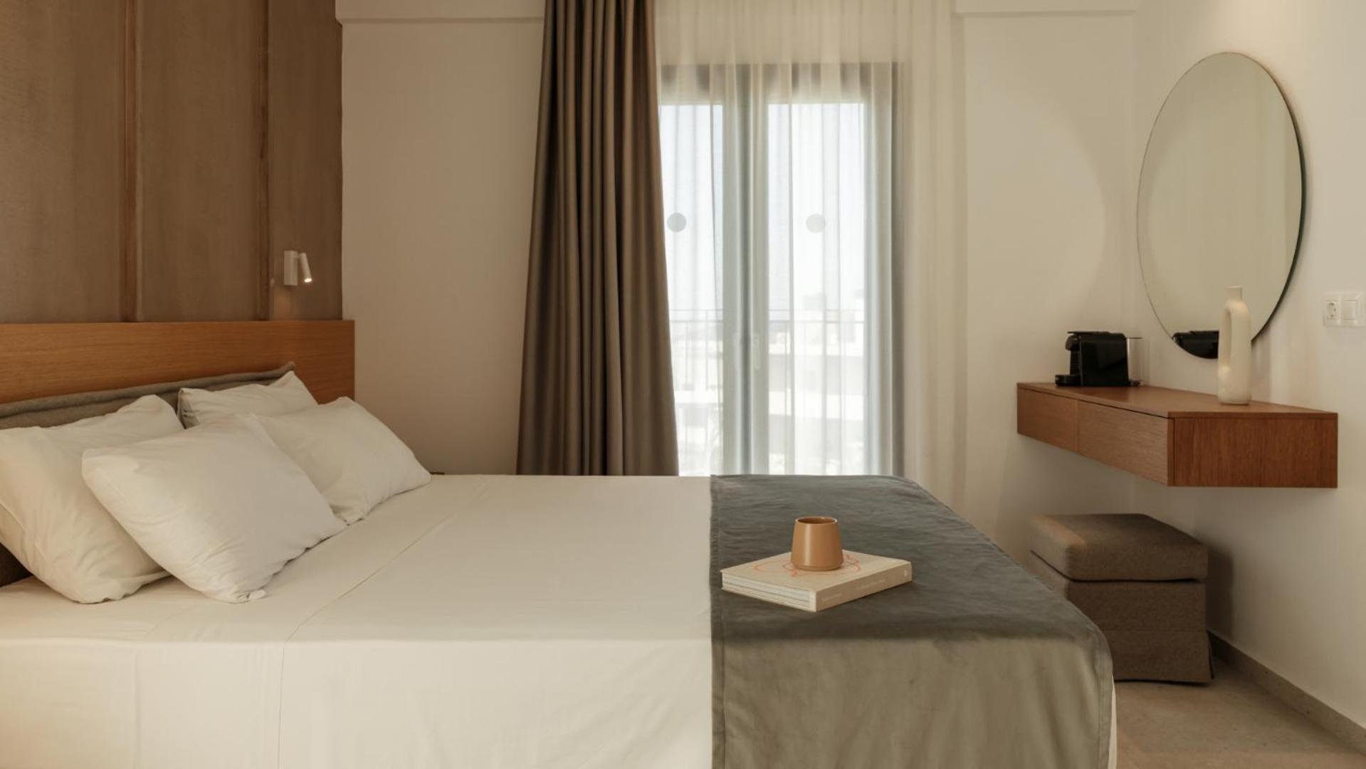 Nami Hotel & Suites Stalida Oda fotoğraf
