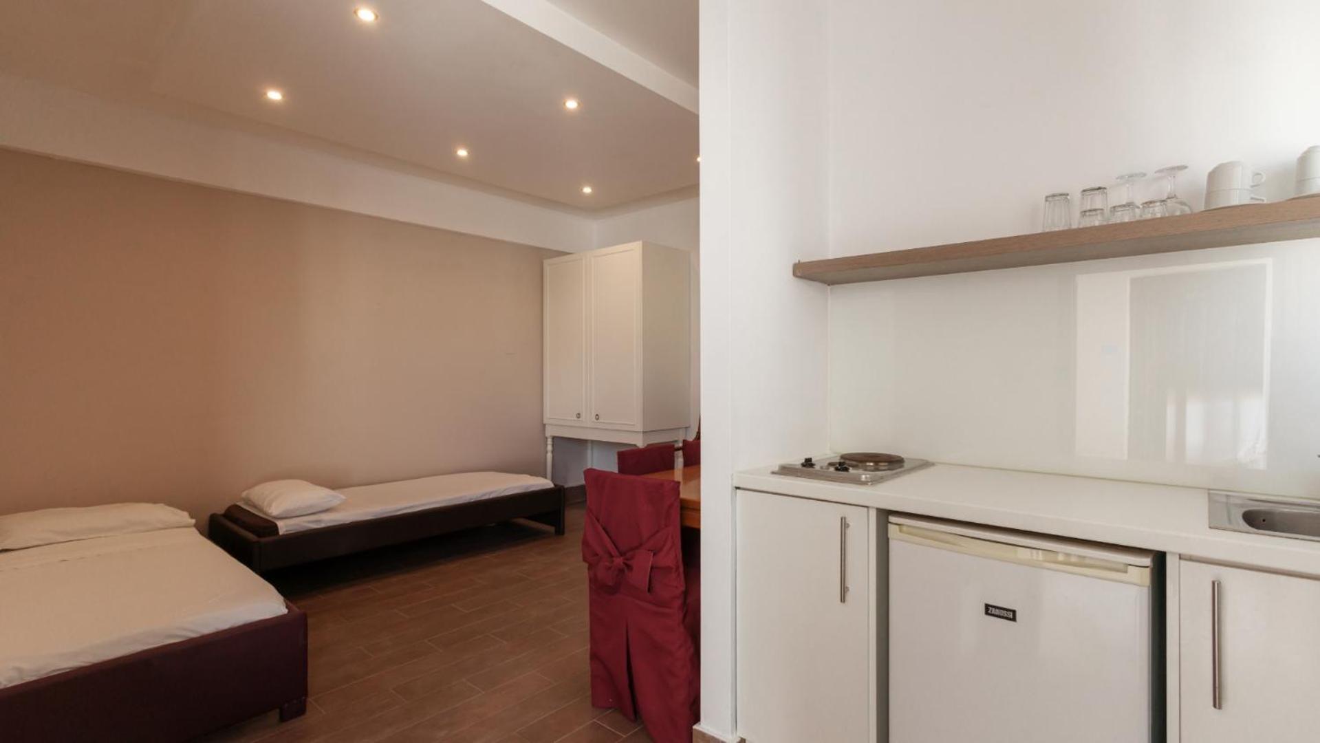 Nami Hotel & Suites Stalida Oda fotoğraf