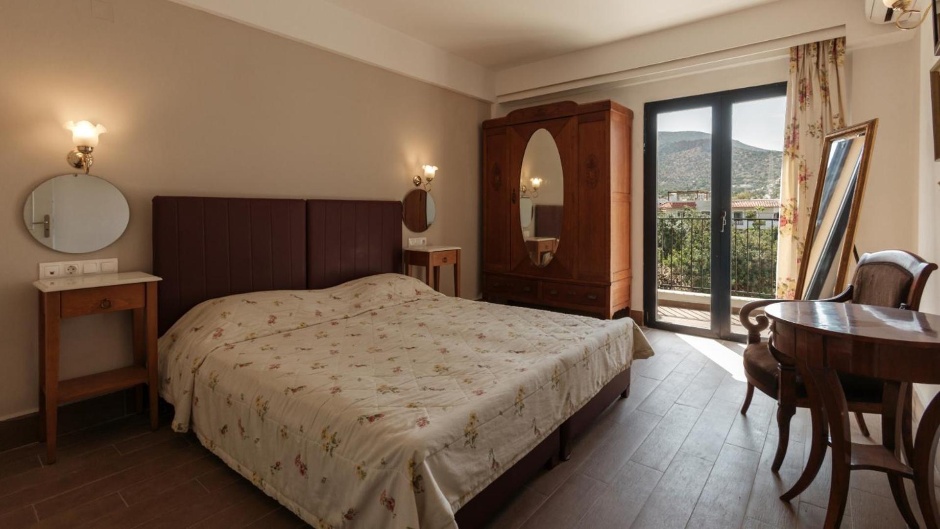 Nami Hotel & Suites Stalida Oda fotoğraf